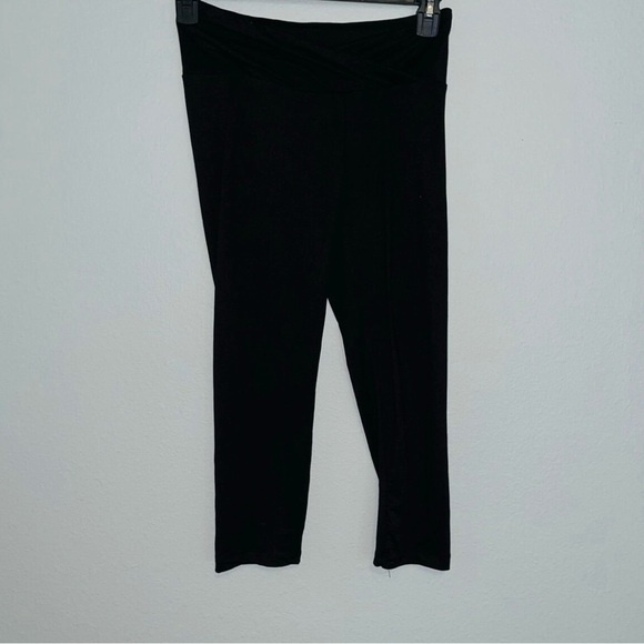 Eye Candy Capri Leggings Size M - Picture 1 of 2